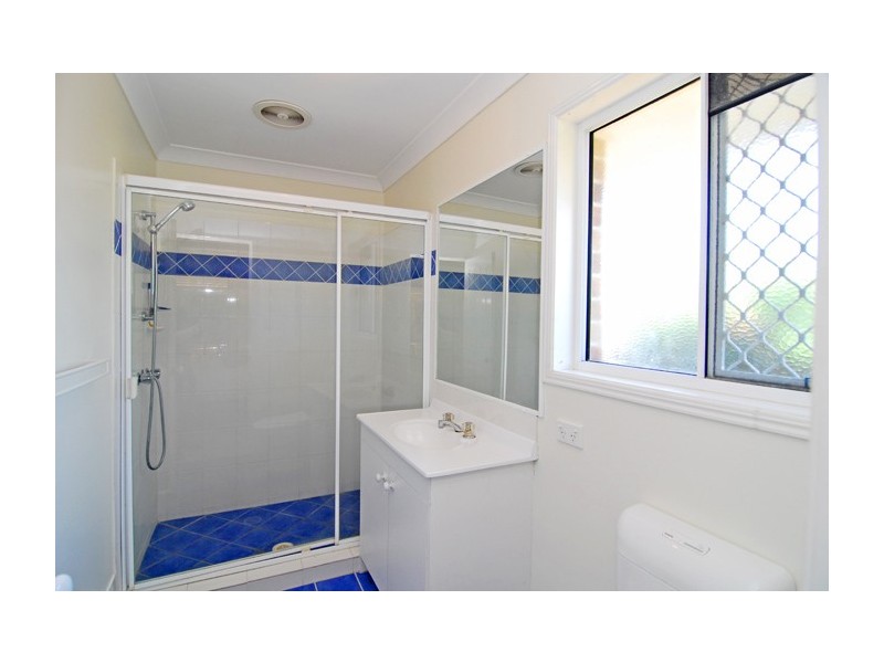 4 Vista Court, Regents Park QLD 4118