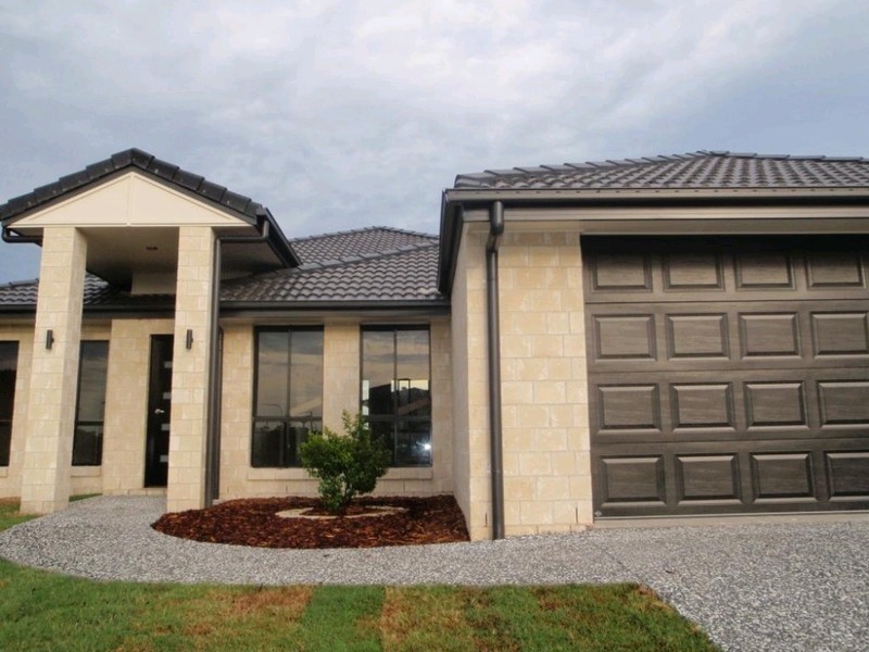 2 Leis Way, Regents Park QLD 4118