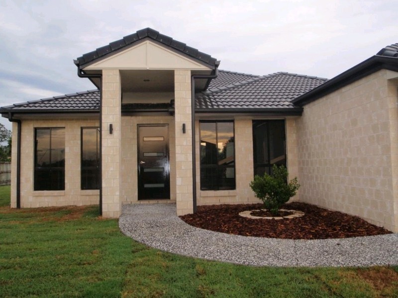 2 Leis Way, Regents Park QLD 4118