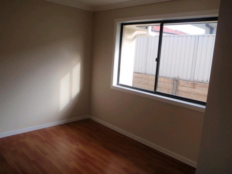 2 Leis Way, Regents Park QLD 4118