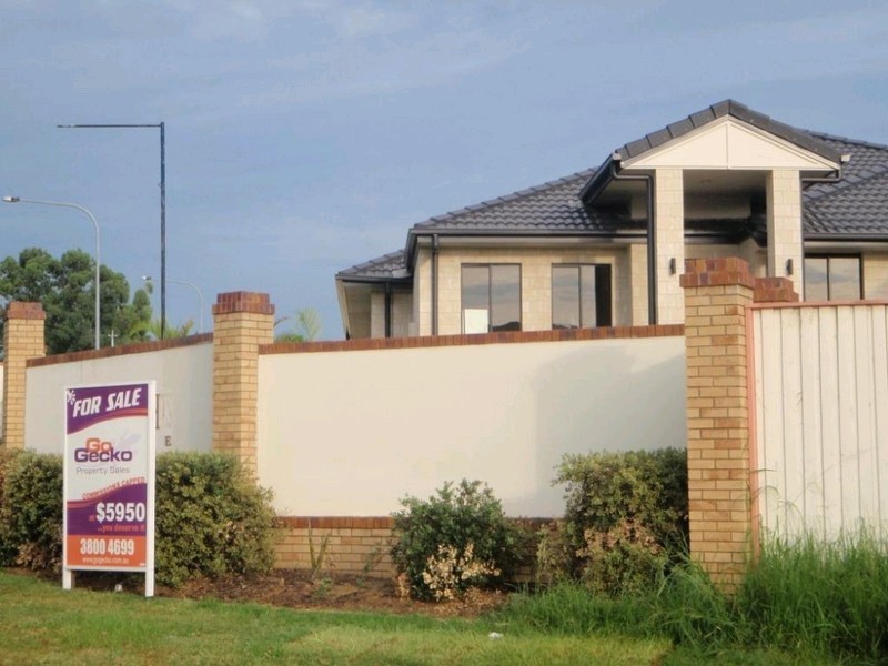 2 Leis Way, Regents Park QLD 4118