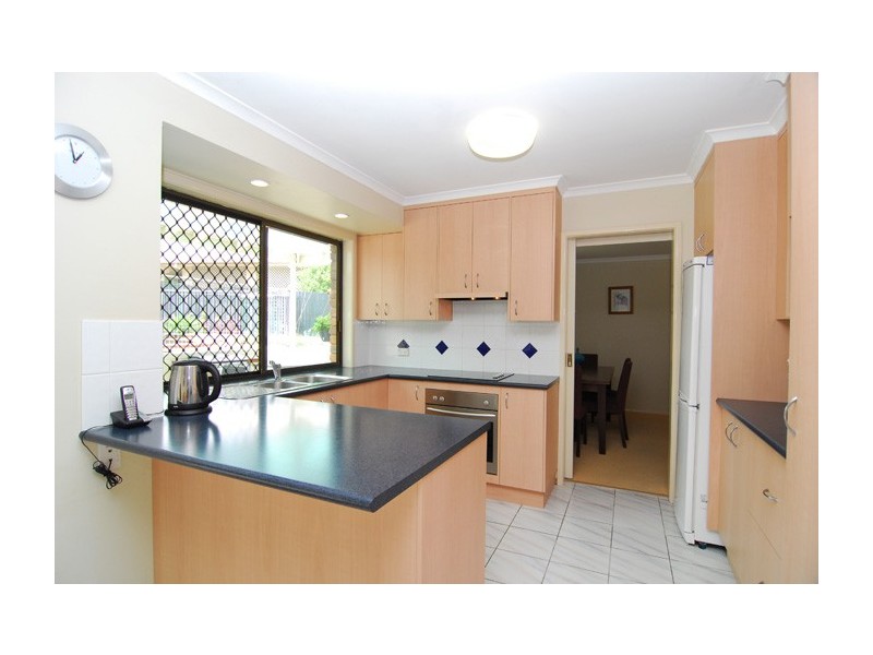 10 Aspen Court, Regents Park QLD 4118