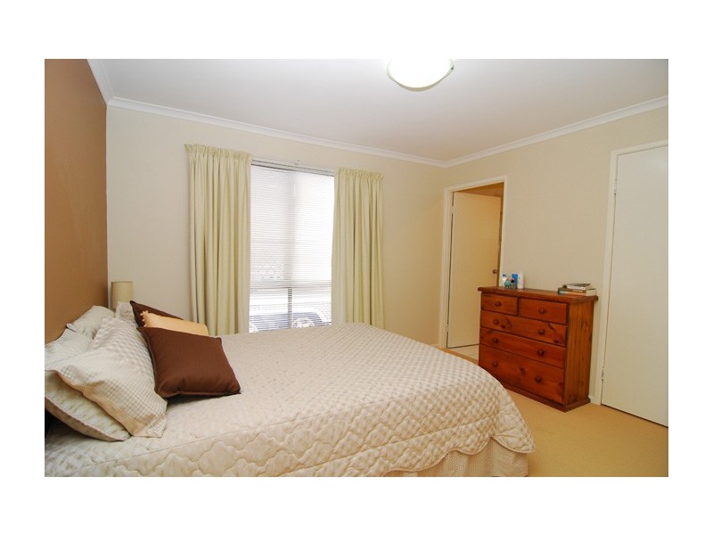 10 Aspen Court, Regents Park QLD 4118