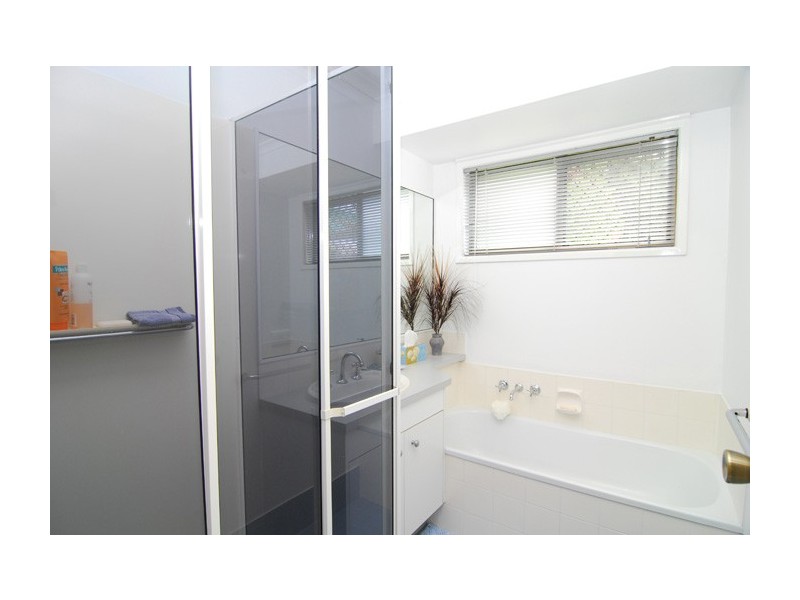 10 Aspen Court, Regents Park QLD 4118