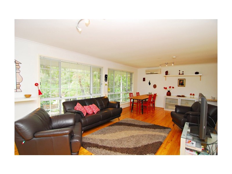 12 Dorachus Drive, Regents Park QLD 4118