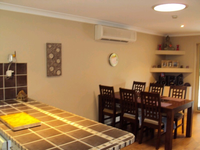 13 Acorus Court, Regents Park QLD 4118