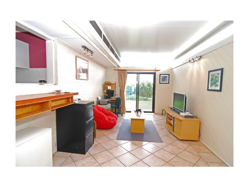 13 Newburn St, Hillcrest QLD 4118