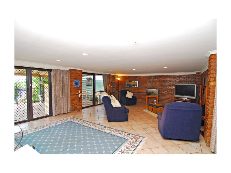 13 Newburn St, Hillcrest QLD 4118