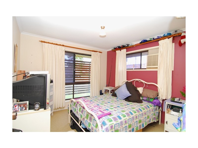 13 Newburn St, Hillcrest QLD 4118