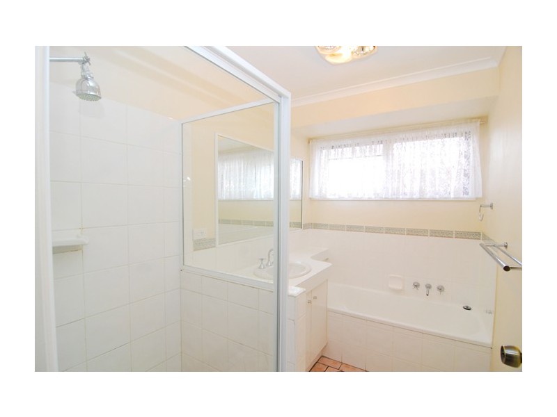 13 Newburn St, Hillcrest QLD 4118