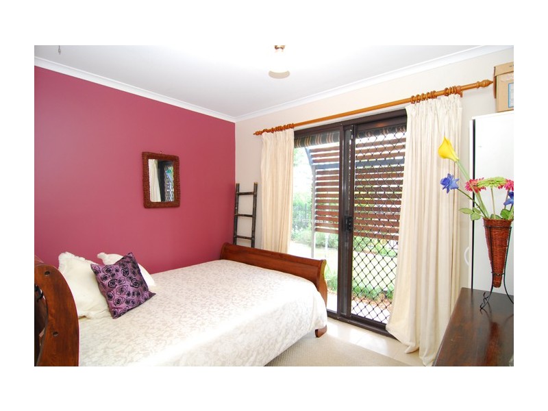 13 Newburn St, Hillcrest QLD 4118
