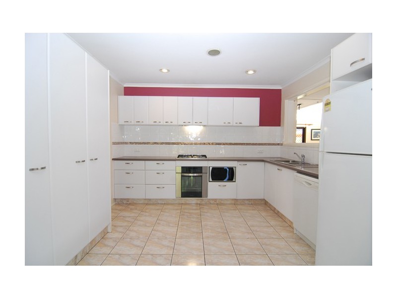 13 Newburn St, Hillcrest QLD 4118