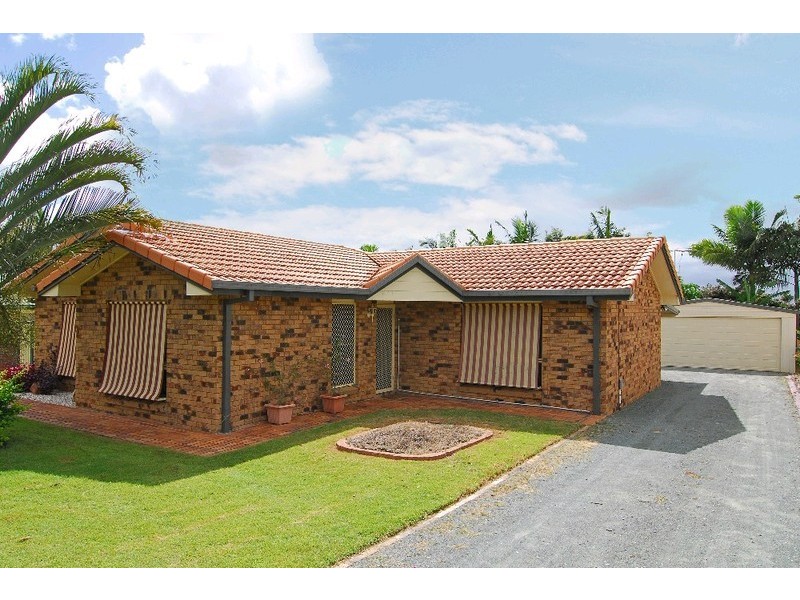 18 Peverell Street, Hillcrest QLD 4118