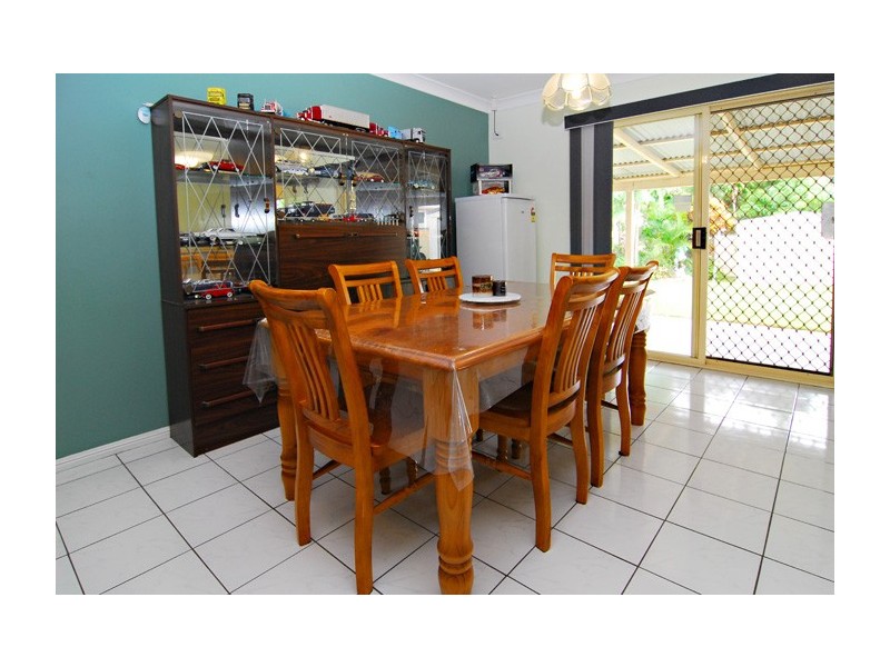 18 Peverell Street, Hillcrest QLD 4118