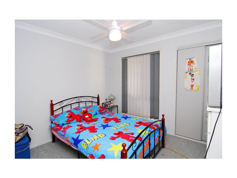 18 Peverell Street, Hillcrest QLD 4118