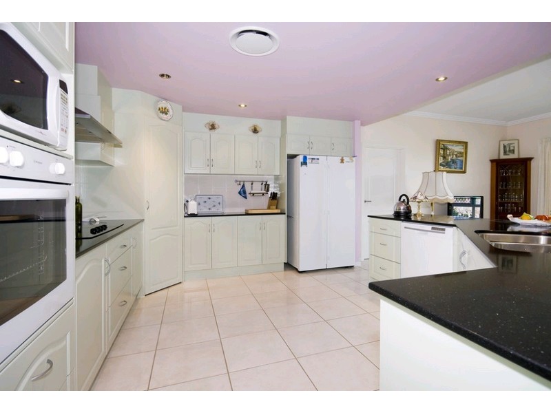 8 Sir Tristram Court, Jimboomba QLD 4280