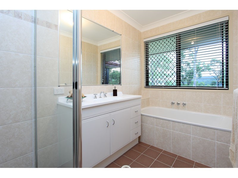 85 Wuraga Road, Bahrs Scrub QLD 4207