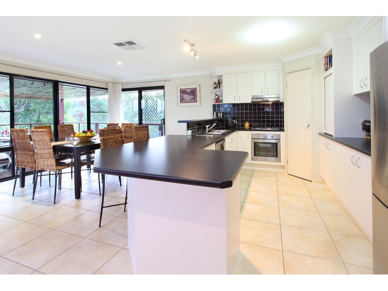 85 Wuraga Road, Bahrs Scrub QLD 4207