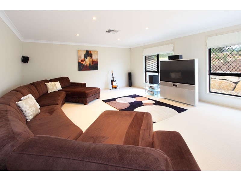 85 Wuraga Road, Bahrs Scrub QLD 4207