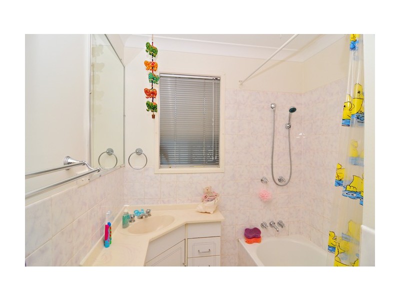 2 Dornock Drive, Boronia Heights QLD 4124