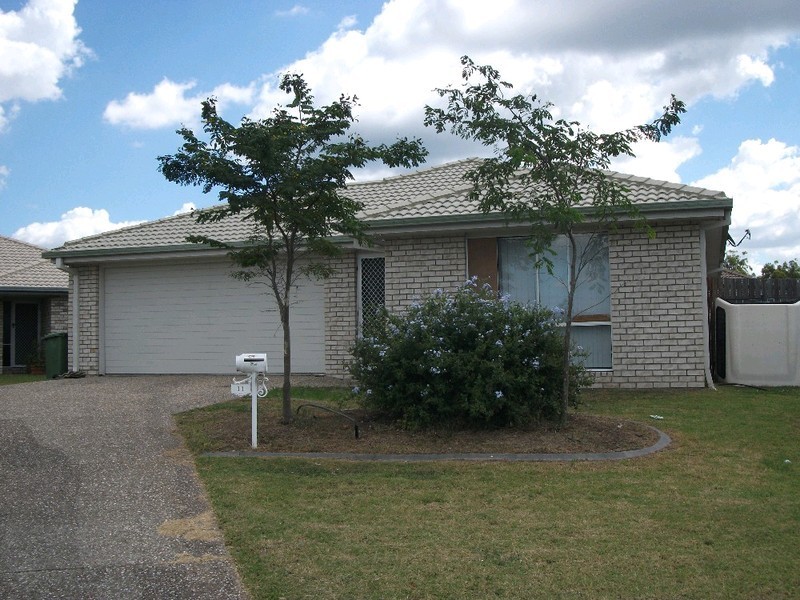 11 Lake Borumba Drive, Logan Reserve QLD 4133