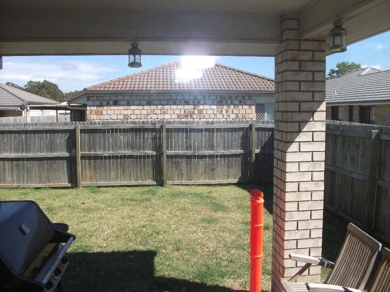 11 Lake Borumba Drive, Logan Reserve QLD 4133