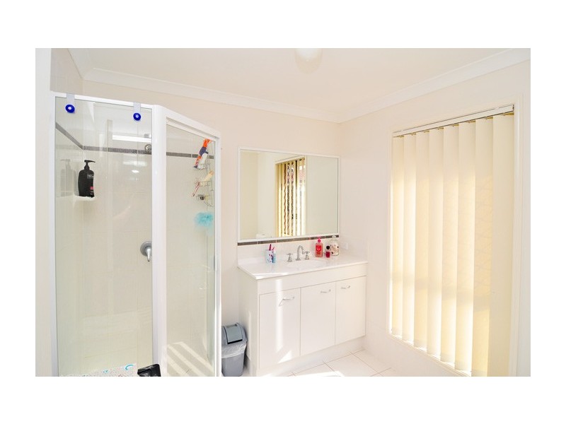 27 Gippsland Place, Calamvale QLD 4116