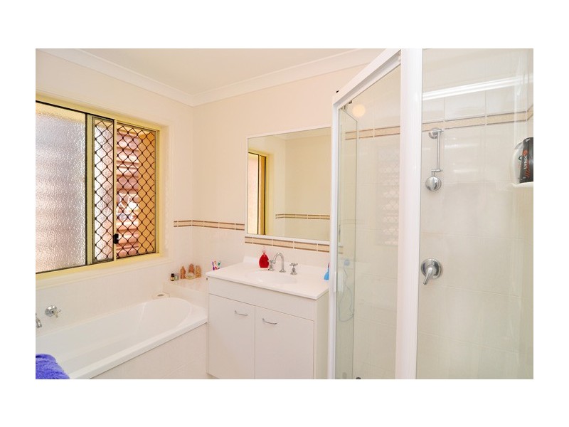 27 Gippsland Place, Calamvale QLD 4116