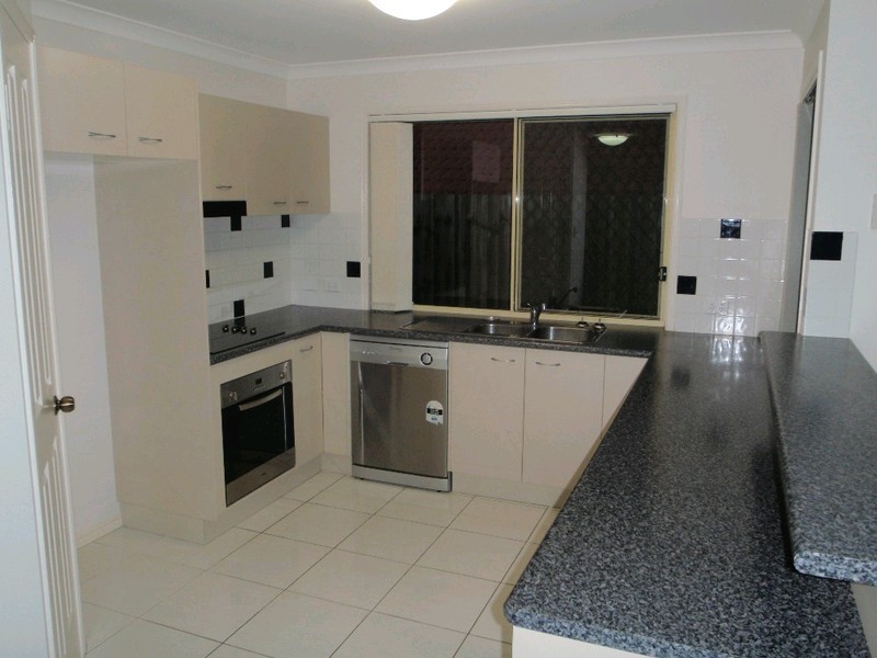27 Gippsland Place, Calamvale QLD 4116
