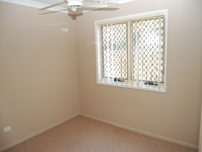 8 Isaac Court, Hillcrest QLD 4118