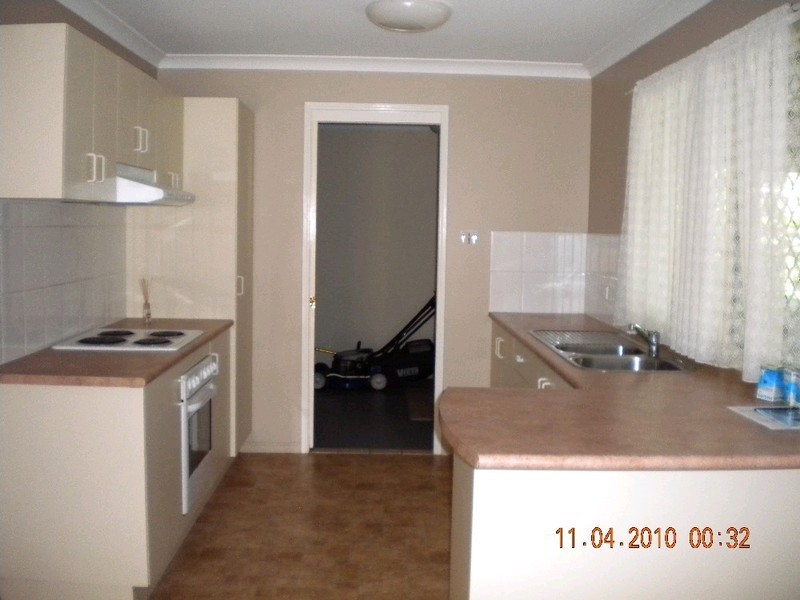 8 Isaac Court, Hillcrest QLD 4118