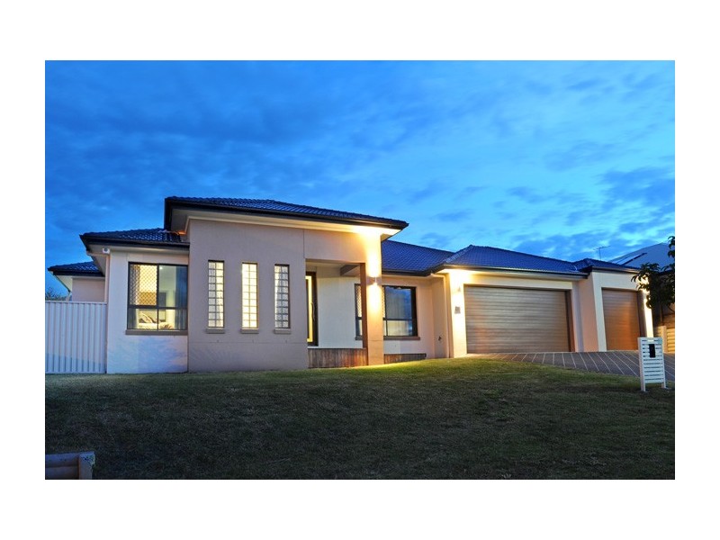 8 May Street, Parkinson QLD 4115