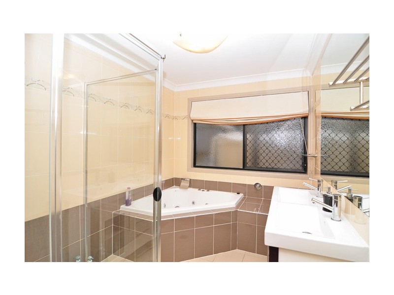 8 May Street, Parkinson QLD 4115