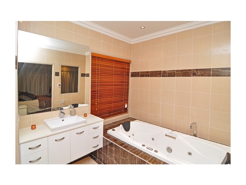 8 May Street, Parkinson QLD 4115