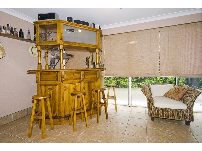 6 Matson Avenue, Regents Park QLD 4118