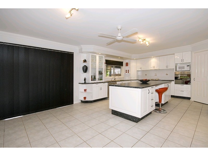 6 Matson Avenue, Regents Park QLD 4118