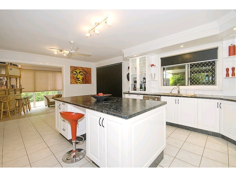 6 Matson Avenue, Regents Park QLD 4118