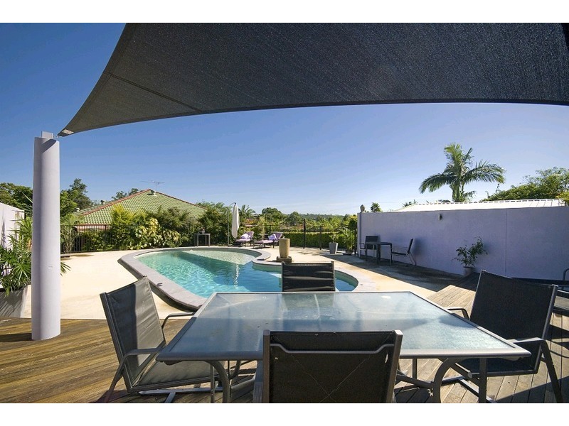 6 Matson Avenue, Regents Park QLD 4118