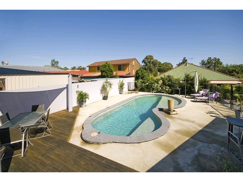 6 Matson Avenue, Regents Park QLD 4118