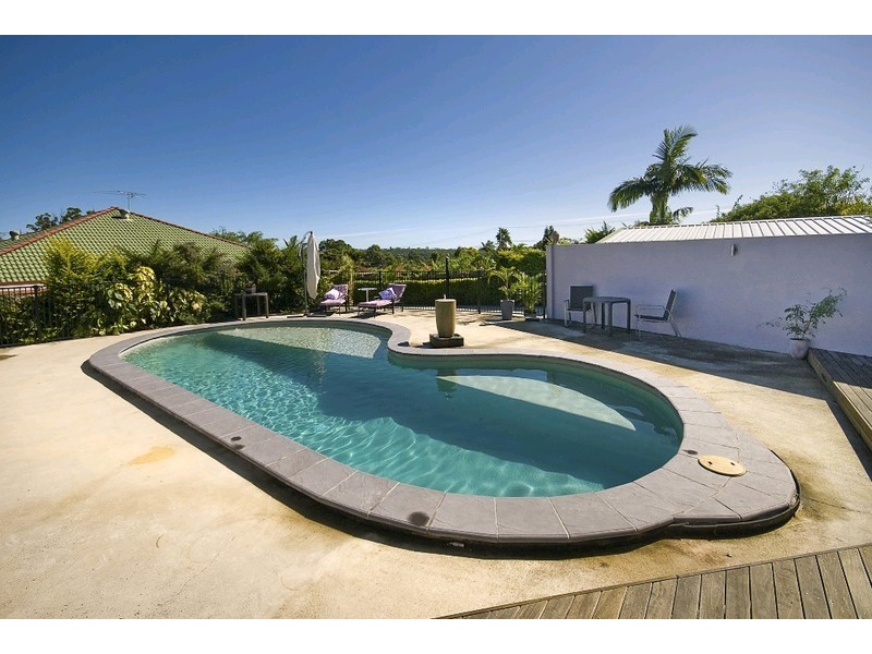 6 Matson Avenue, Regents Park QLD 4118