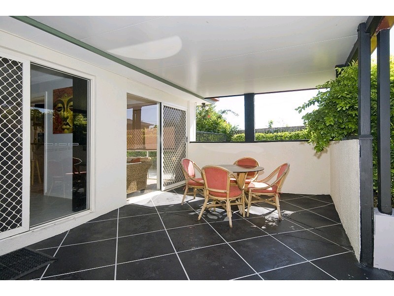 6 Matson Avenue, Regents Park QLD 4118