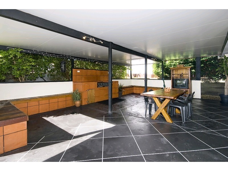 6 Matson Avenue, Regents Park QLD 4118