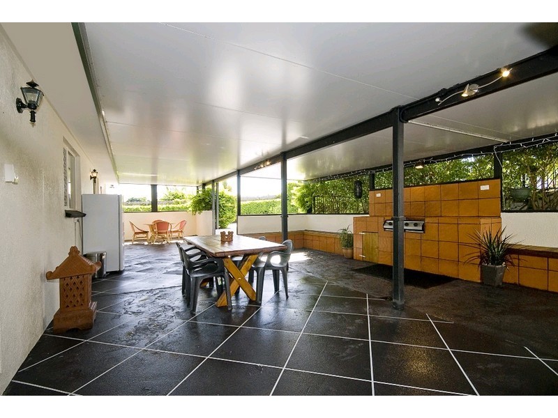 6 Matson Avenue, Regents Park QLD 4118