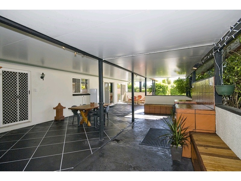 6 Matson Avenue, Regents Park QLD 4118