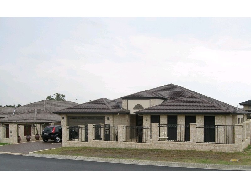 8 William Close, Doolandella QLD 4077