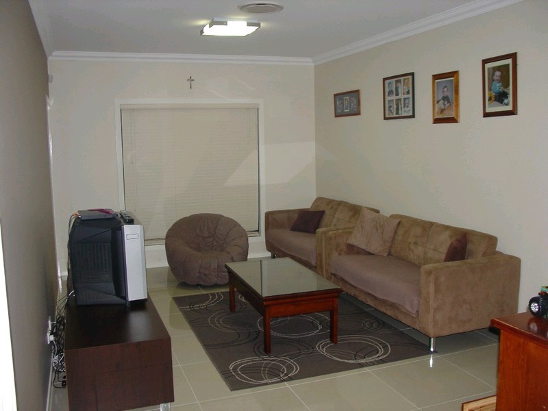 8 William Close, Doolandella QLD 4077