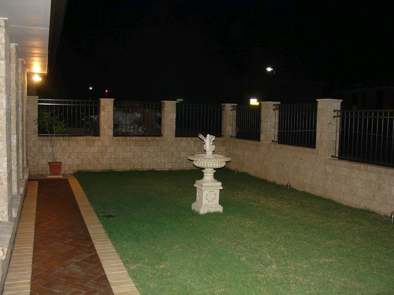 8 William Close, Doolandella QLD 4077
