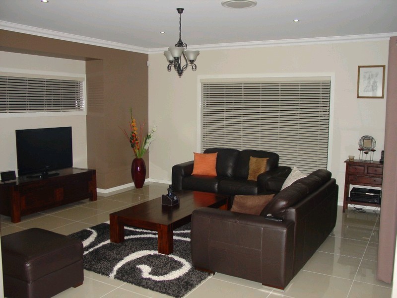 8 William Close, Doolandella QLD 4077