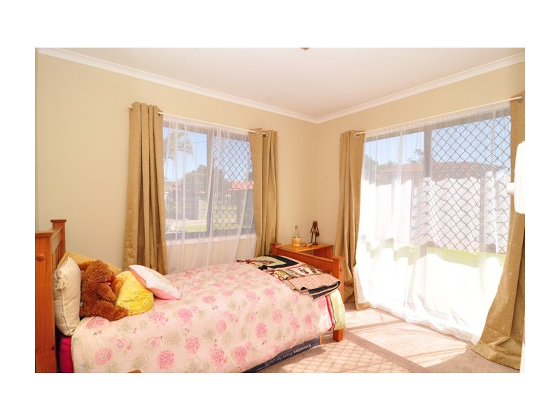 32 Bywater Street, Hillcrest QLD 4118
