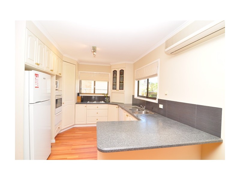 32 Bywater Street, Hillcrest QLD 4118